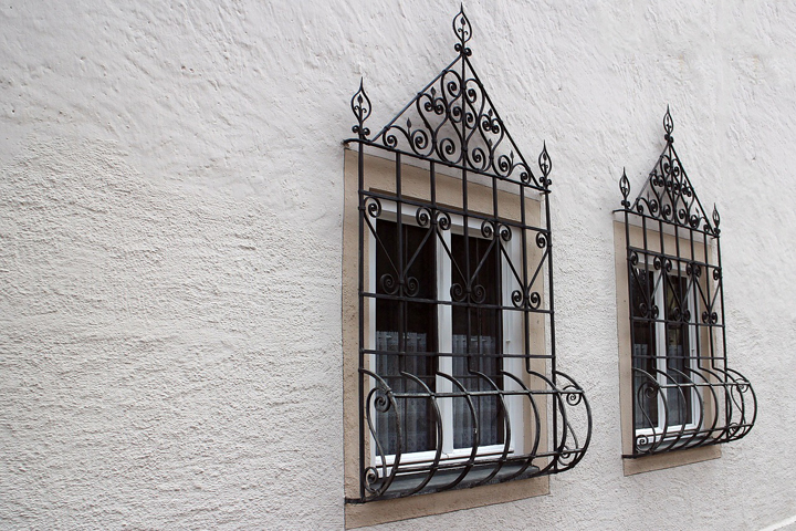期間限定 窓格子 面格子 アイアン風面格子トラディシオン1型 0608 壁飾り 窓手すり アルミ鋳物 エクステリア 防犯